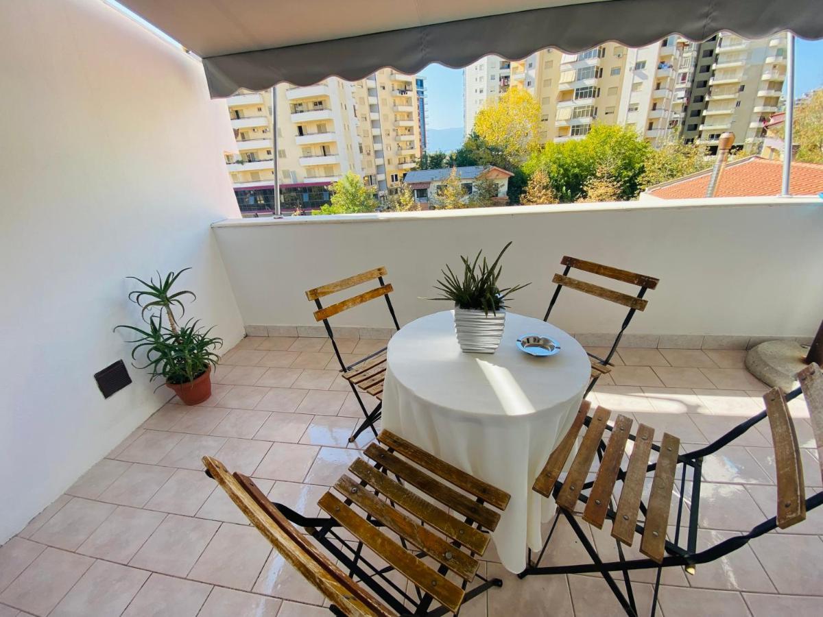 Iljazi'S Apartaments Vlorë Exterior foto