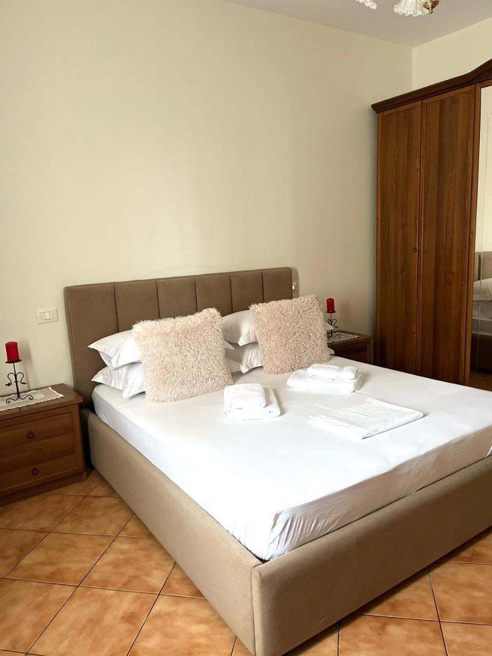 Iljazi'S Apartaments Vlorë Exterior foto