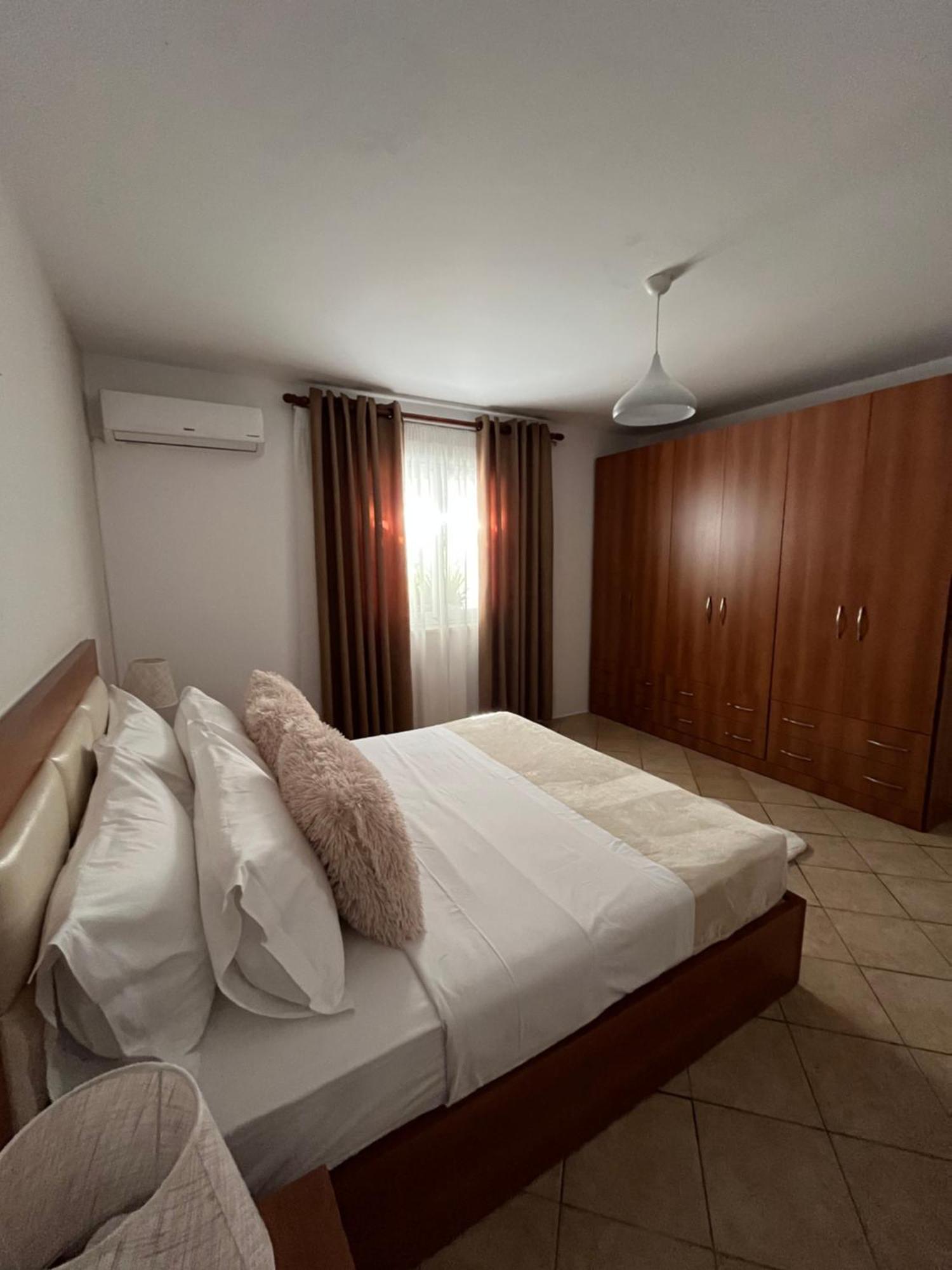 Iljazi'S Apartaments Vlorë Exterior foto